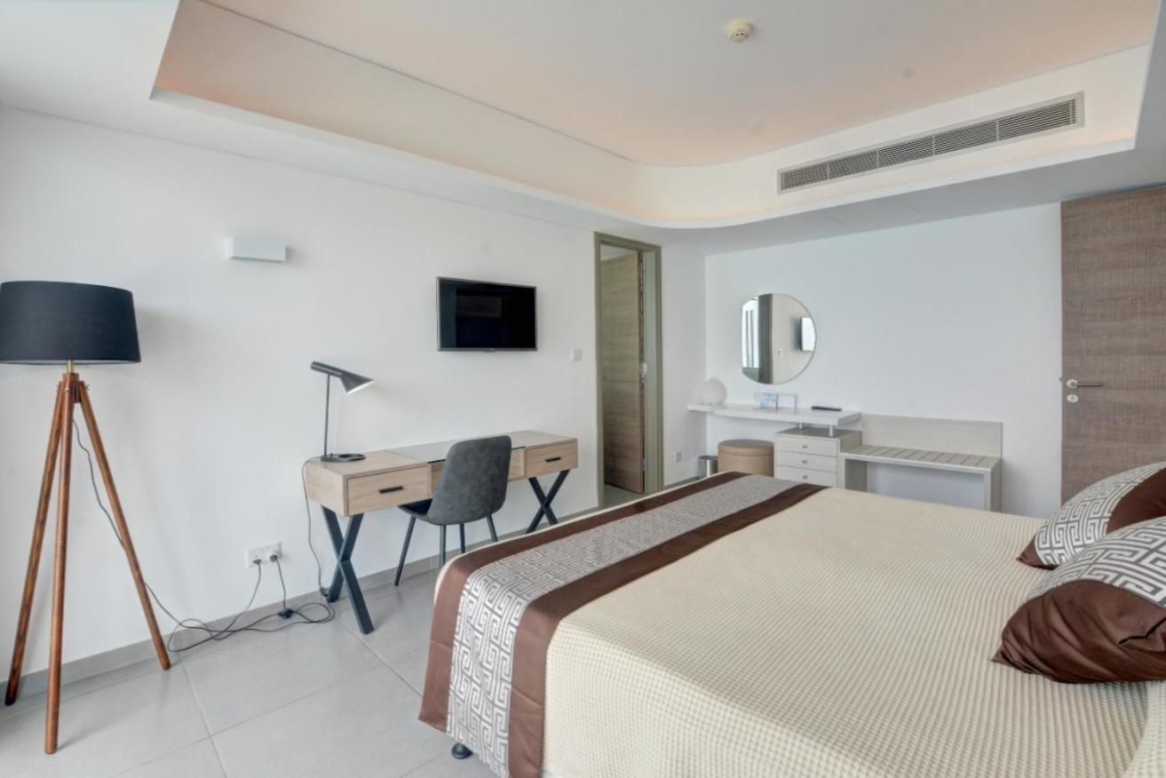 Vassos Nissi & 4* Ajia Napa